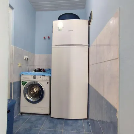 Apt. 1+1, Beldibi. 17 км от кемера. есть всё необходимое для жизни. * Beldibi (Kemer)